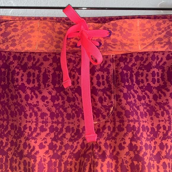 NWT Under Armour Even Keel Heatgear Semi-Fitted Swim Board Shorts Afterglow 12 - Picture 4 of 11